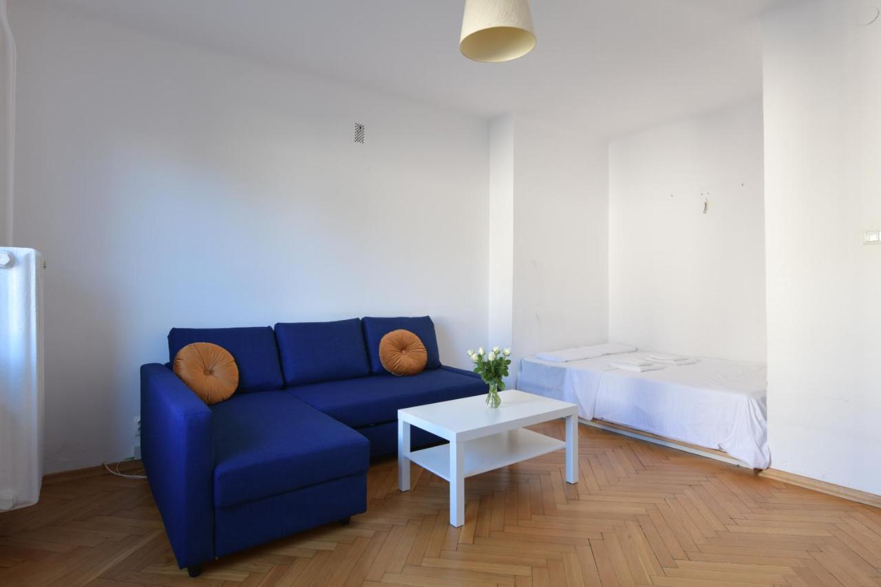 Wilcza 3: Spacious 4-Person Apartment with Courtyard Balcony Warsaw Exterior photo
